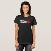 カルガリー アルバータ州 サトウカエデの葉 カナダ カナダの旗 Pr Tシャツ (正面フル)