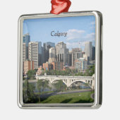 カルガリー・シティスケープのラベル、 メタルオーナメント (左)