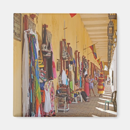 カルタヘナコロンビアのお土産ショップ マグネット (正面)