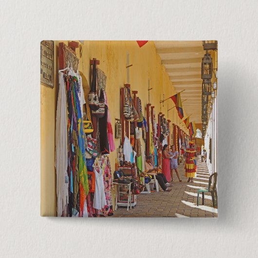 カルタヘナコロンビアの土産物店 缶バッジ (正面)