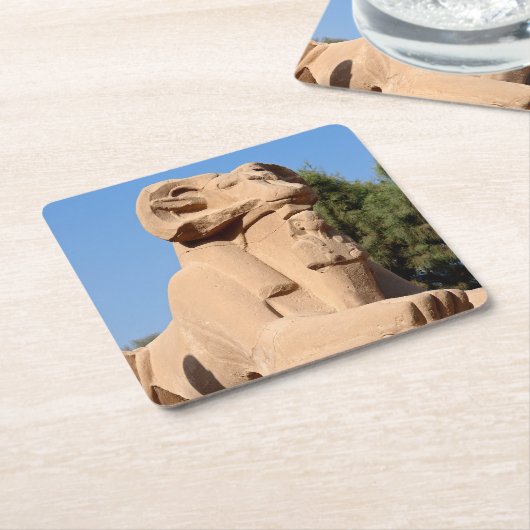 カルナック寺院のラム頭のスフィンクス – エジプト スクエアペーパーコースター (アングル)