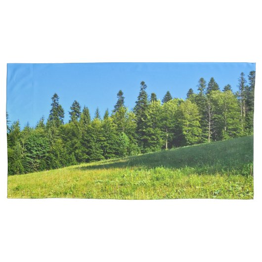 カルパチアの緑の牧草地 – ルーマニアの山のプリント 枕カバー (正面左)