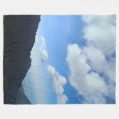 カルパチアの青空の山々 – ルーマニアの山岳アート フリースブランケット (正面(横))