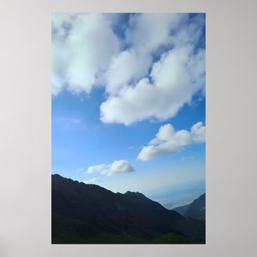 カルパチアの青空の山々 – ルーマニアの山岳アート ポスター (正面)