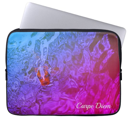 カルペディエムポンドフィッシュおもしろい写真 ラップトップスリーブ (正面)