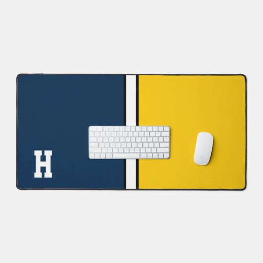 カレッジカラーズネイビーブルー&メイズイエローモノグラム デスクマット (キーボード&マウス)