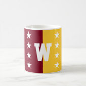 カレッジカラーズマルーン&金ゴールドモノグラム コーヒーマグカップ (中央)