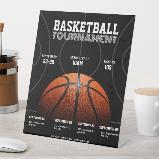 カレッジバスケットボール大会，バスケットボールスポーツ 台座サイン (インサイチュ)