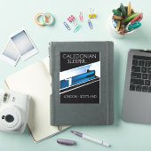 カレドニア・スリーパー・ロンドン・スコットランド旅行ポスター シール (iPadカバー)