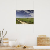 カレドン州の小麦畑の間を縫うように走る農道 ポスター (キッチン)