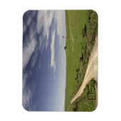 カレドン州の小麦畑の間を縫うように走る農道 マグネット (縦)