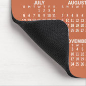 カレンダー – terra cotta背景 – 垂直 マウスパッド (コーナー)