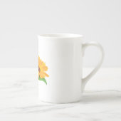 カレンデュラの花を整列 ボーンチャイナマグカップ (右)