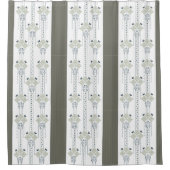 カロの花とカールのパターン シャワーカーテン (正面)