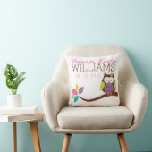 カワイイフクロウが枝のベビー誕生発表 クッション (椅子)