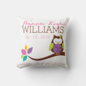 カワイイフクロウが枝のベビー誕生発表 クッション (正面)