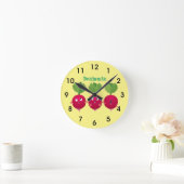 カワイイラディッシュが3つの漫画野菜を歌う ラウンド壁時計 (ホーム)