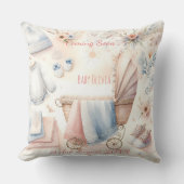 カワイイ来ズ近日発表招待状 クッション (正面)