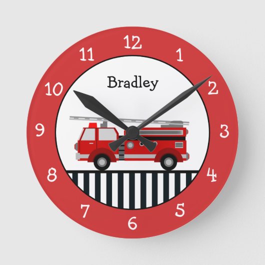 カワイイ黒赤消防車Cパーソナライズされた周り ラウンド壁時計 (正面)