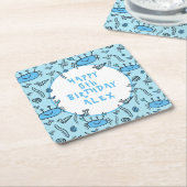 カワイカニシーアニマルズボーイハッピーバースデー スクエアペーパーコースター (アングル)