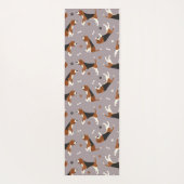 カワイトビーグルズの前足とボーンズグレー ヨガマット (裏面)