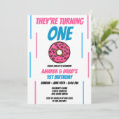 カワイトピンクとブルードーナツツインジョイント1歳誕生日 招待状 (スタンド正面)