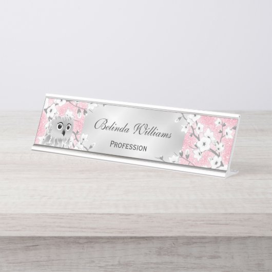 カワイトフクロウさくらんぼブラッズピンクグリッターシルバー デスクネームプレート (正面)