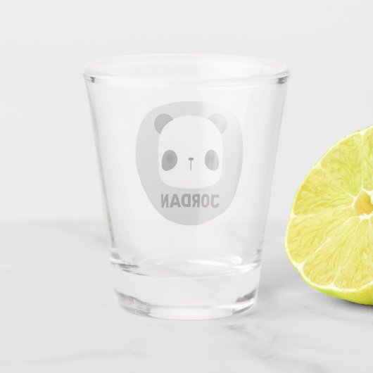 カワイトリトルパンダベアパーソナライズされた&ネーム ショットグラス (裏面)
