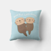 カワウソのカップル、カワイイカワウソの夫婦 クッション (裏面)