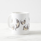 カワウソの泳ぐ陶器マグカップ コーヒーマグカップ (正面左)