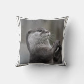 カワウソの首謀者の枕 クッション (裏面)