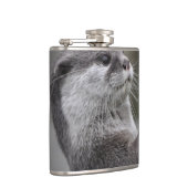 カワウソの首謀者 フラスク (右)