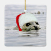 カワウソ及びシールを持つ陶磁器のオーナメント セラミックオーナメント (裏面)