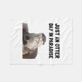 カワウソ日の楽園 フリースブランケット (正面(横))