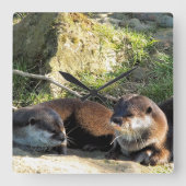 カワウソ スクエア壁時計 (正面)