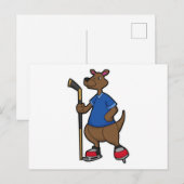 カンガルーがアイスホッケーをアイスホッケーのスティックでする ポストカード (正面/裏面)