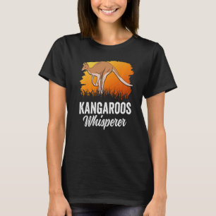カンガルーささやきカンガルー動物オーストラリア1 Tシャツ