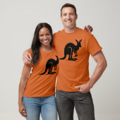 カンガルーの風景 オーストラリアの動物モチーフ ビンテージ Tシャツ (ユニセックス)