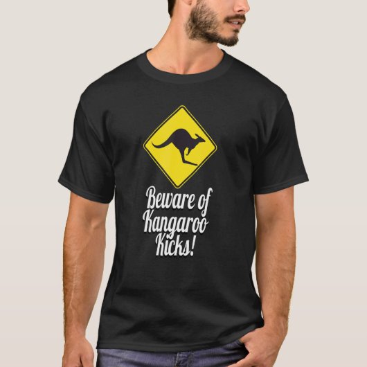 カンガルーカンガルーサイン蹴オーストラリアに注意 Tシャツ (正面)