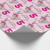 カンガルーガールズ5th誕生日の名前ピンクの包み ラッピングペーパー (角)