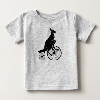 カンガルーライディングヴィンテージバイクルンプウェ ベビーTシャツ