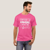 カンザスにいる人は私を愛している Tシャツ (正面フル)