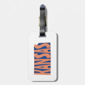 カンザスの州の名前の単語の芸術のオレンジ ラゲッジタグ (裏面縦)