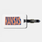 カンザスの州の名前の単語の芸術のオレンジ ラゲッジタグ (裏面横)