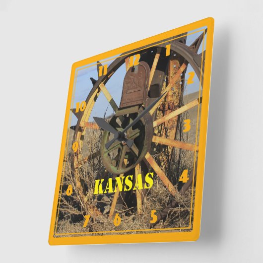カンザスアンティークトラクタータイヤ スクエア壁時計 (傾斜)