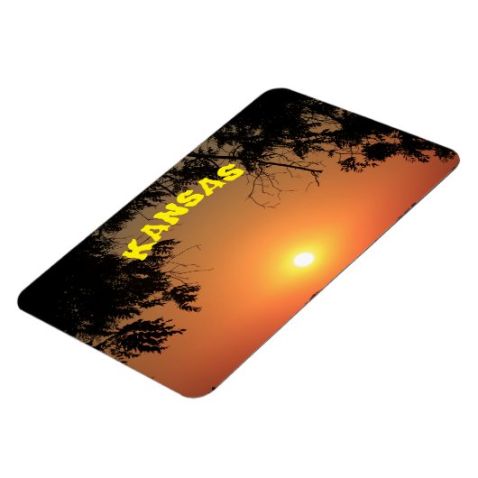 カンザスオレンジ色の日没と木の正方形の磁石。 マグネット (左側)