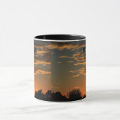 カンザスサンセットカラフル雲。 マグカップ (中央)