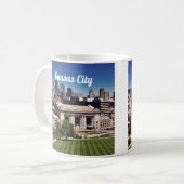 カンザスシティミズーリのダウンタウン写真 コーヒーマグカップ (正面左)