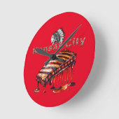 カンザスシティー – BBQリブ&インディアン長 ラウンド壁時計 (傾斜)