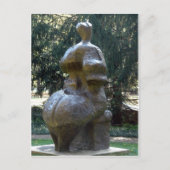 カンザスシティ彫刻公園の女性の座り ポストカード (正面)